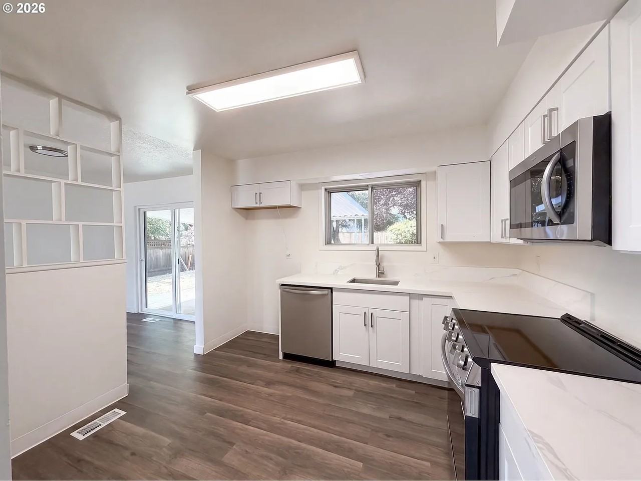465 Southwest 139th Avenue - Photo 4 of 9
