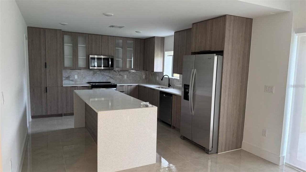 6390 Chorus Dr - Photo 5 of 33