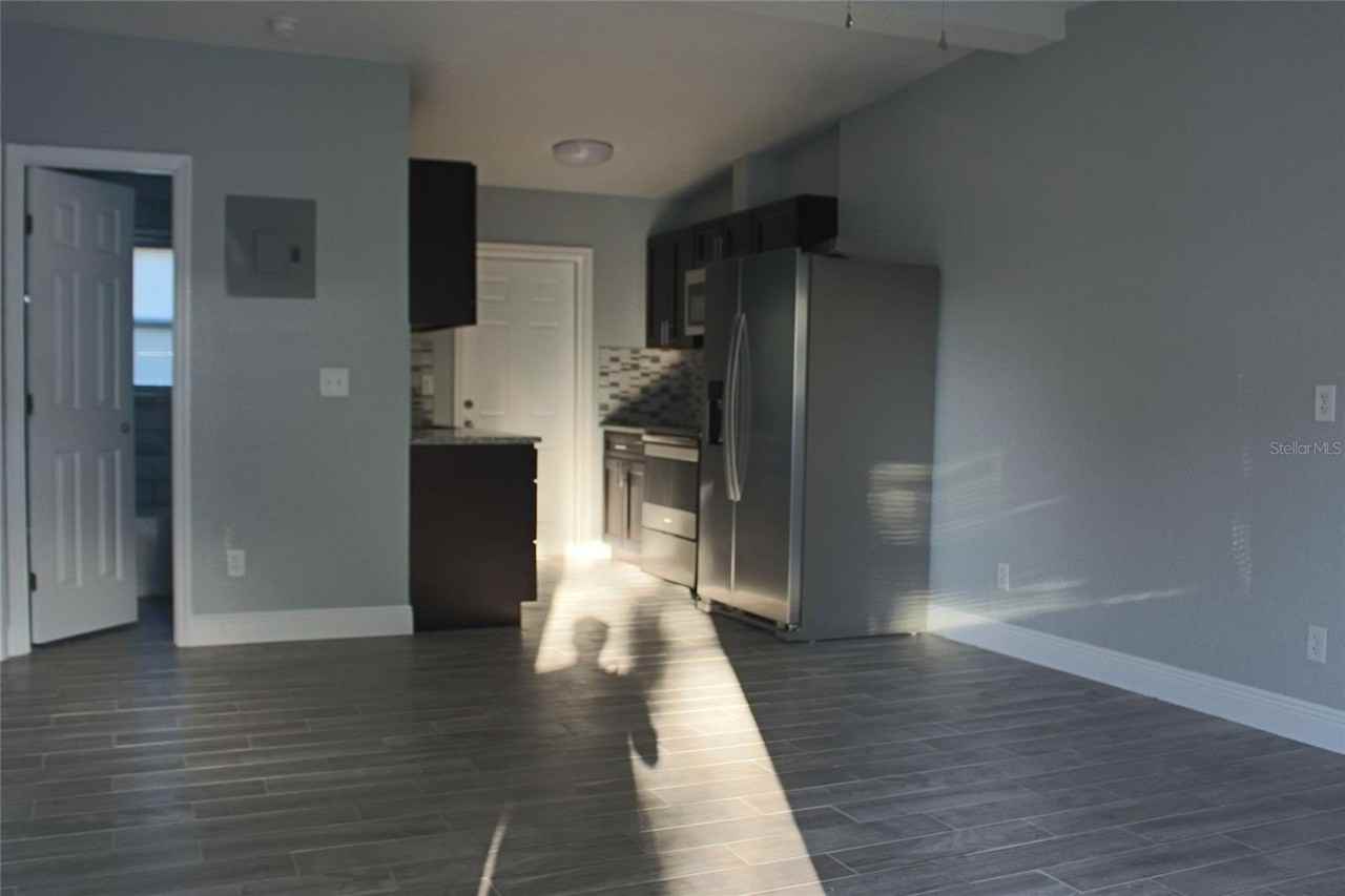 415 W Lancaster Rd #6 - Photo 2 of 10