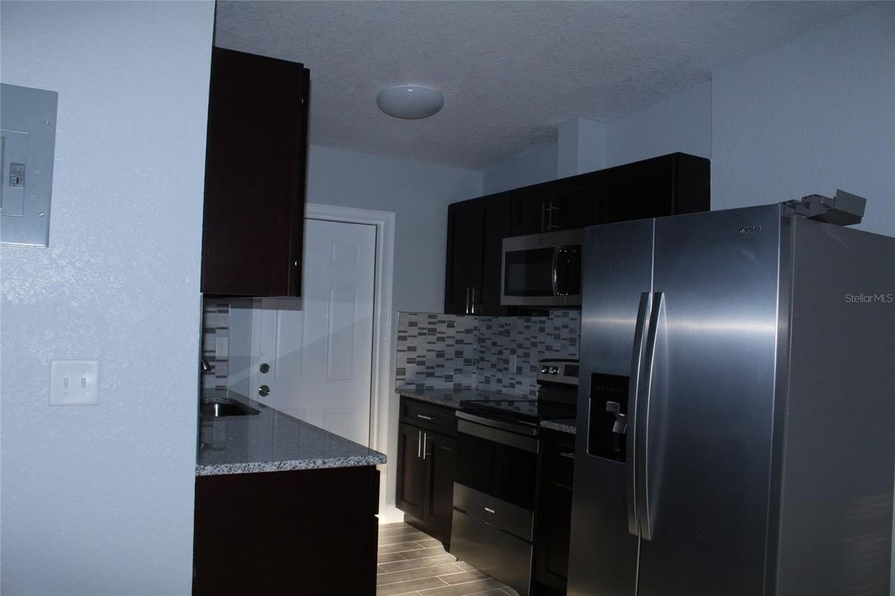 415 W Lancaster Rd #6 - Photo 4 of 10