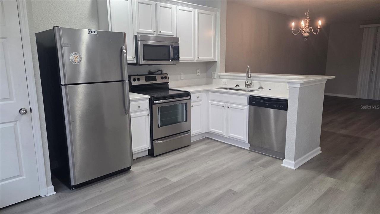 4439 Sw 49th Ave - Photo 2 of 13