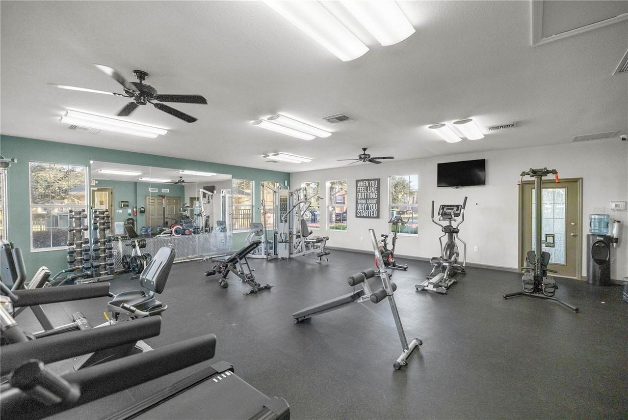 4439 Sw 49th Ave - Photo 4 of 13