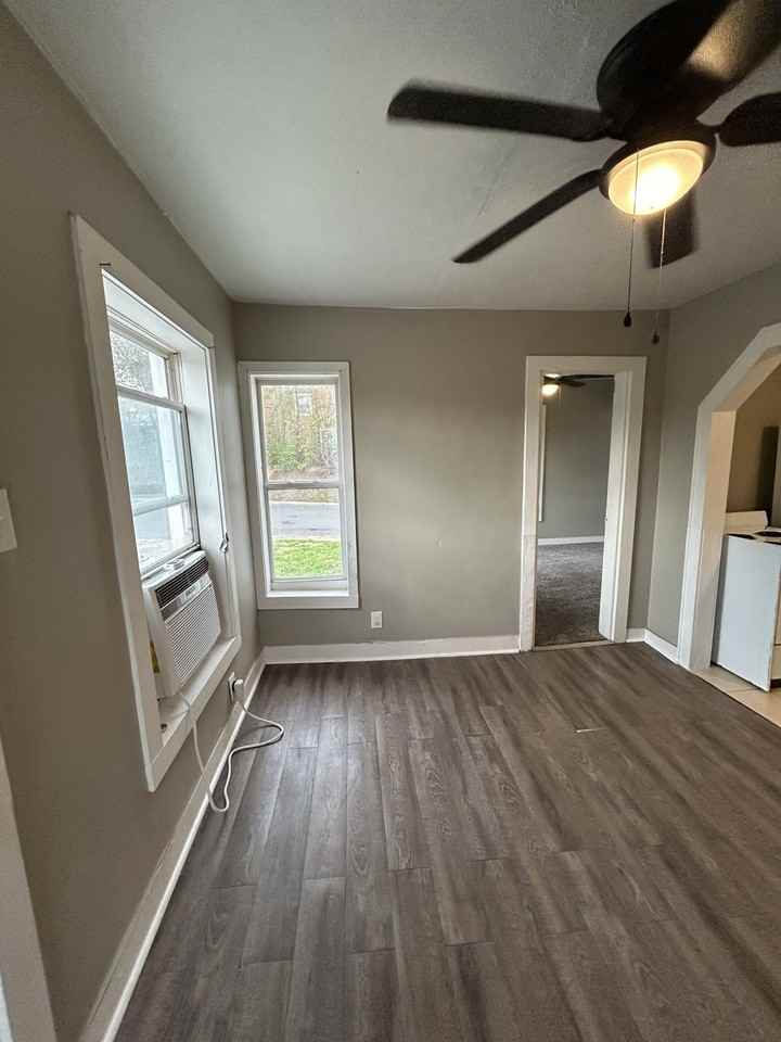 407 Henry Street - 1Unit 3 #1 - Photo 2 of 9