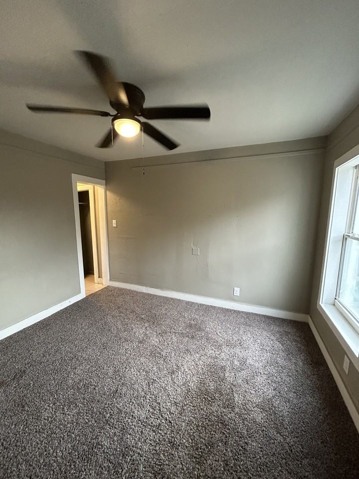 407 Henry Street - 1Unit 3 #1 - Photo 5 of 9
