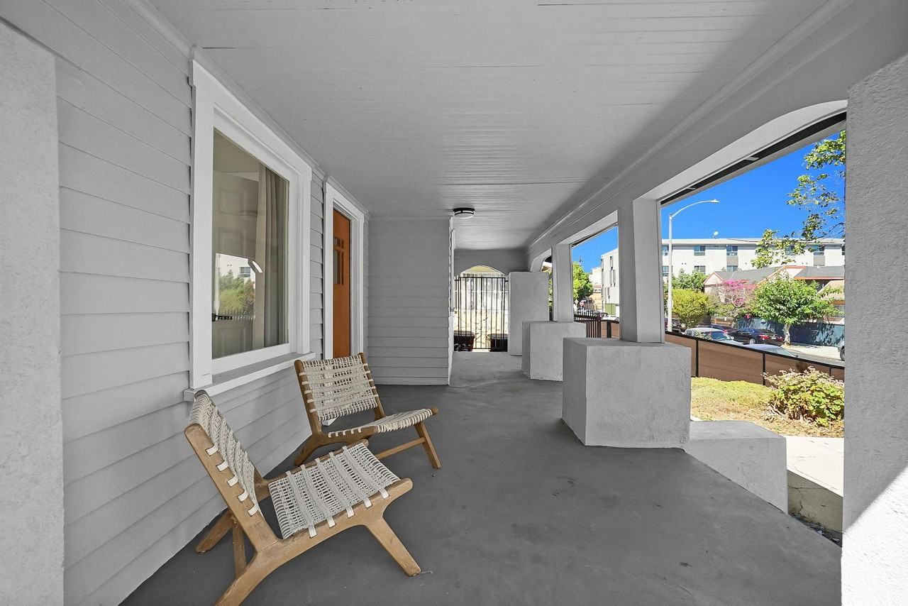 N Coronado St - Photo 4 of 23