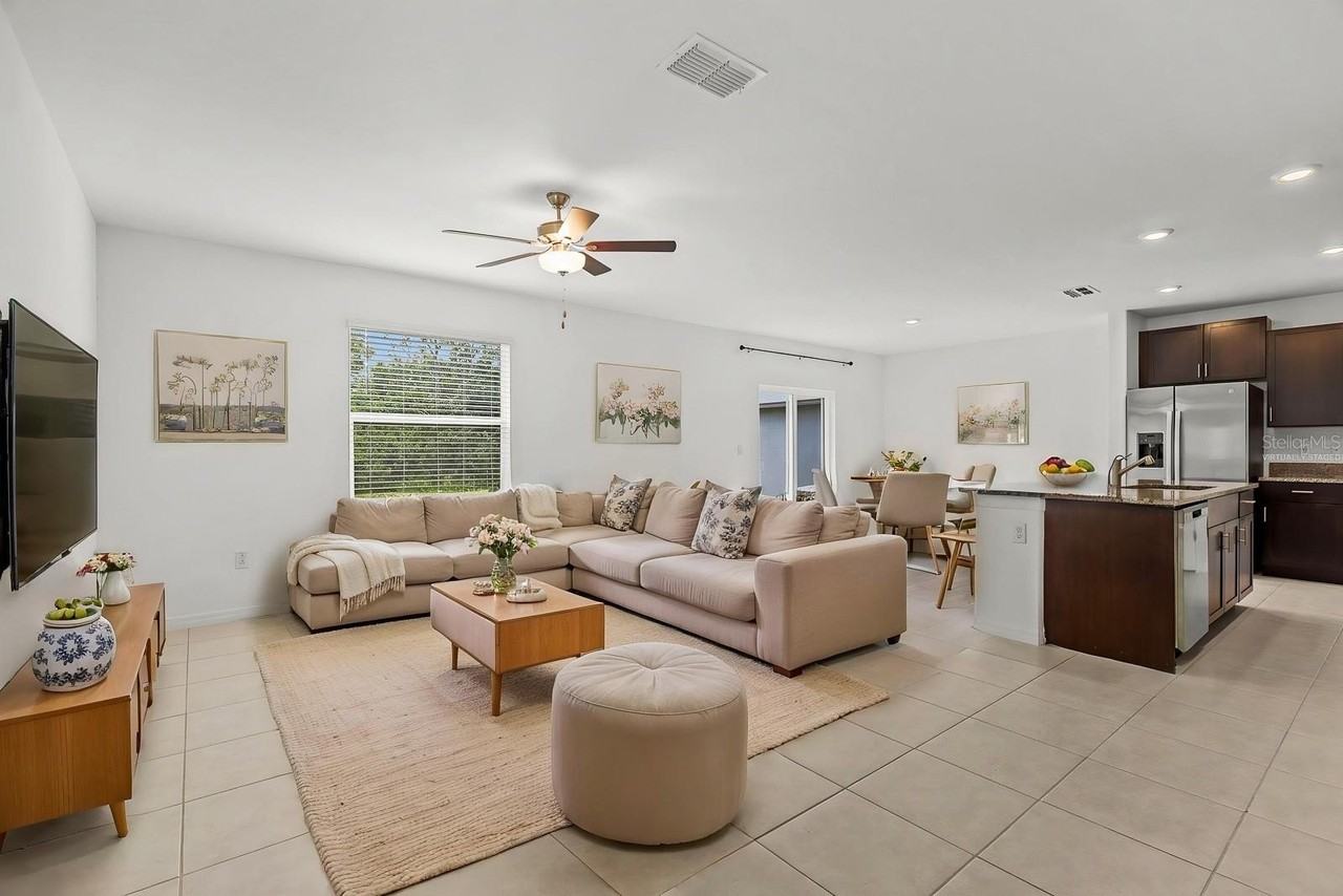 5552 Blue Azure Dr - Photo 4 of 31