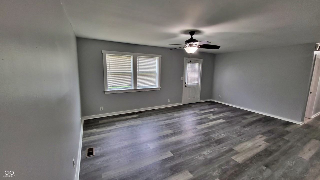 16022 E 186th St - Photo 4 of 15