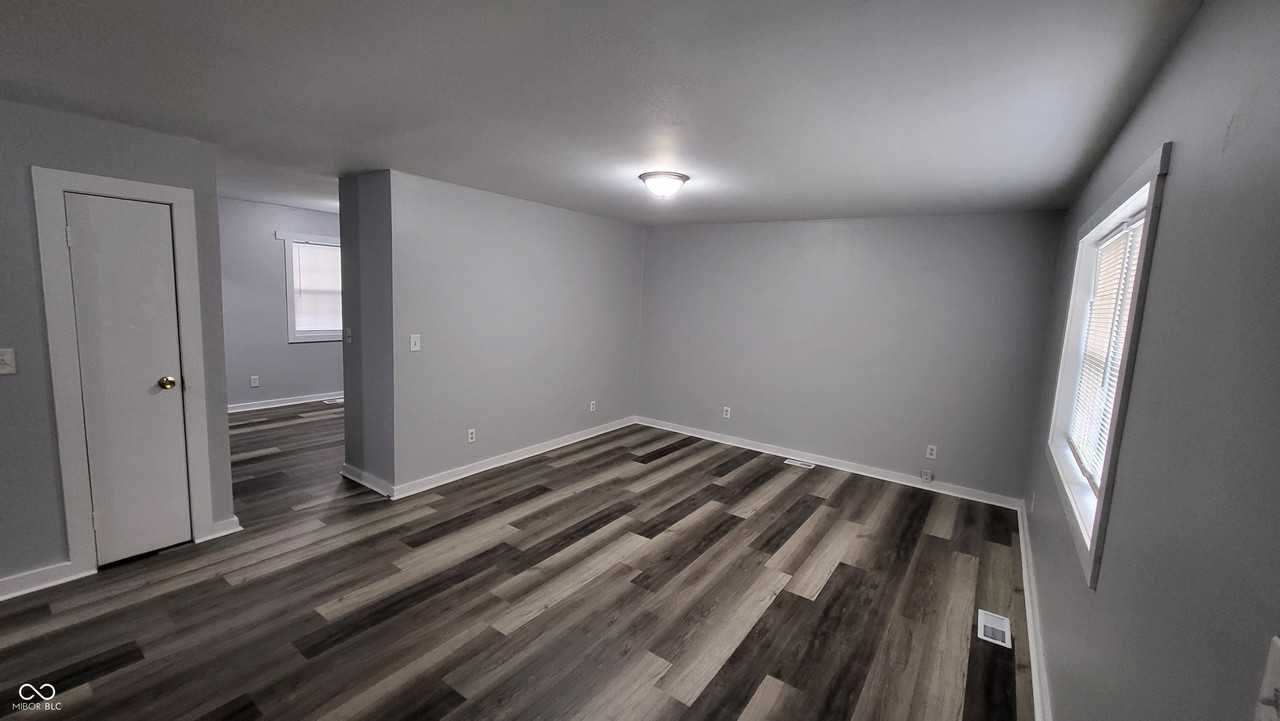 16018 E 186th St - Photo 4 of 17