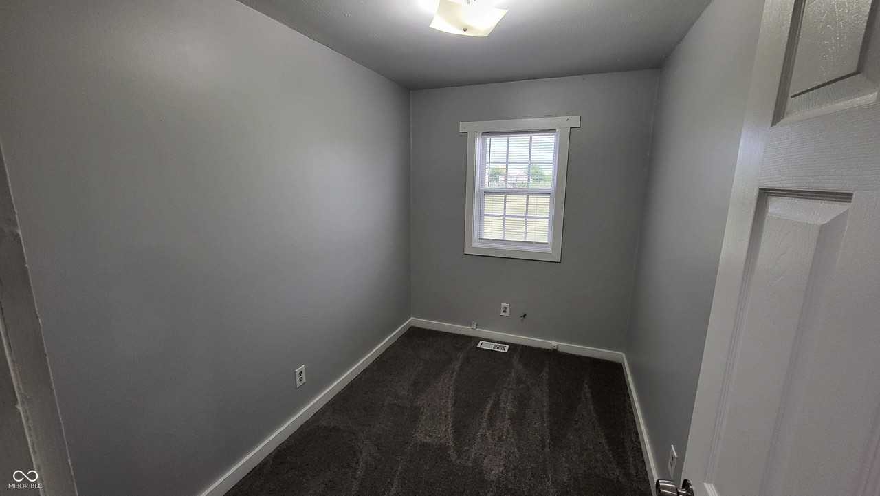 16018 E 186th St - Photo 7 of 17