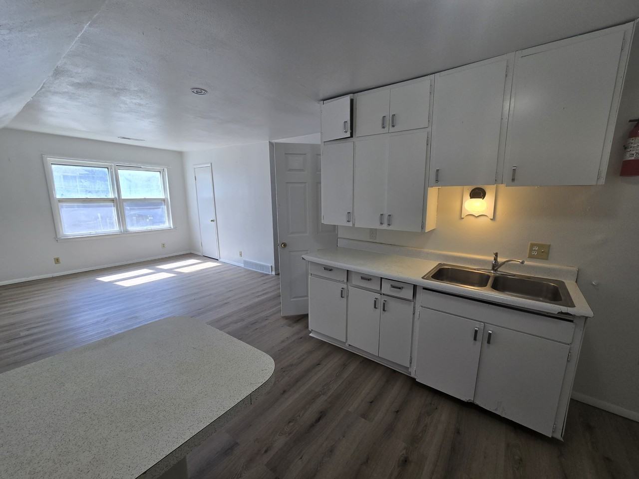 1125 1/2 Mulberry St #1 - Photo 2 of 14