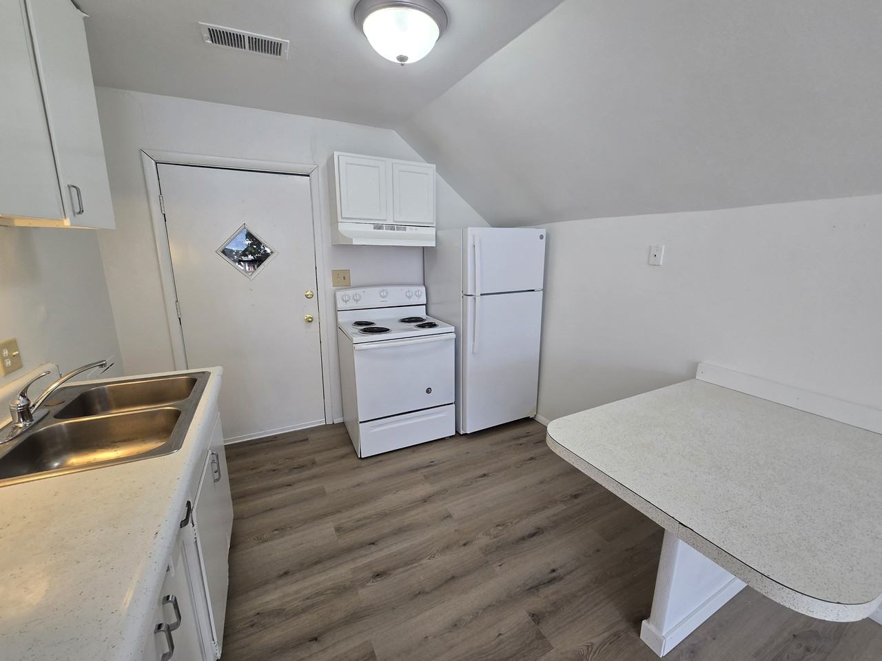 1125 1/2 Mulberry St #1 - Photo 3 of 14