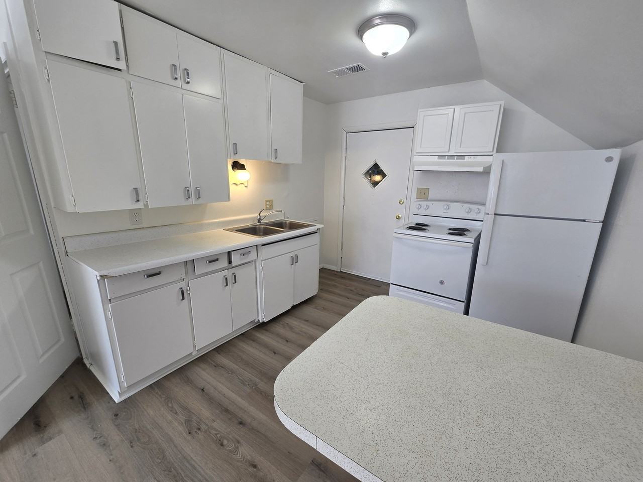 1125 1/2 Mulberry St #1 - Photo 4 of 14