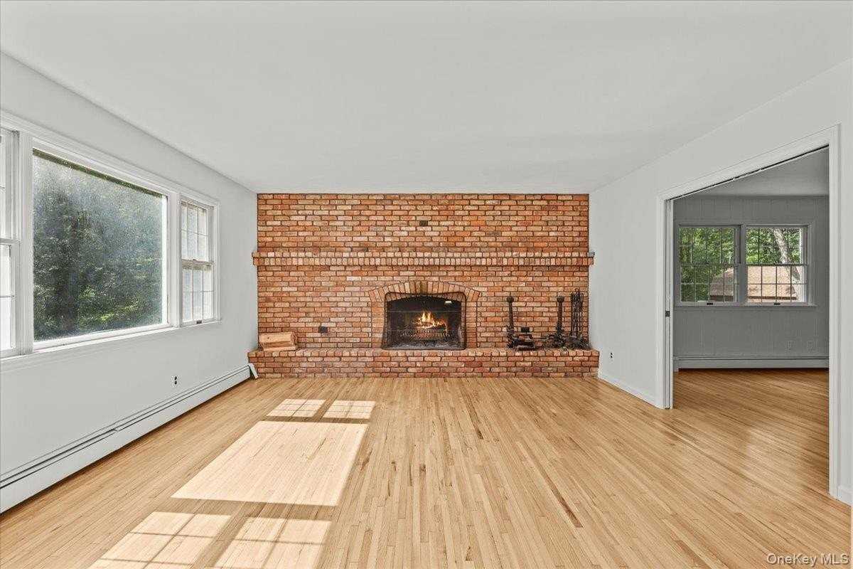 520 Croton Falls Rd - Photo 4 of 21