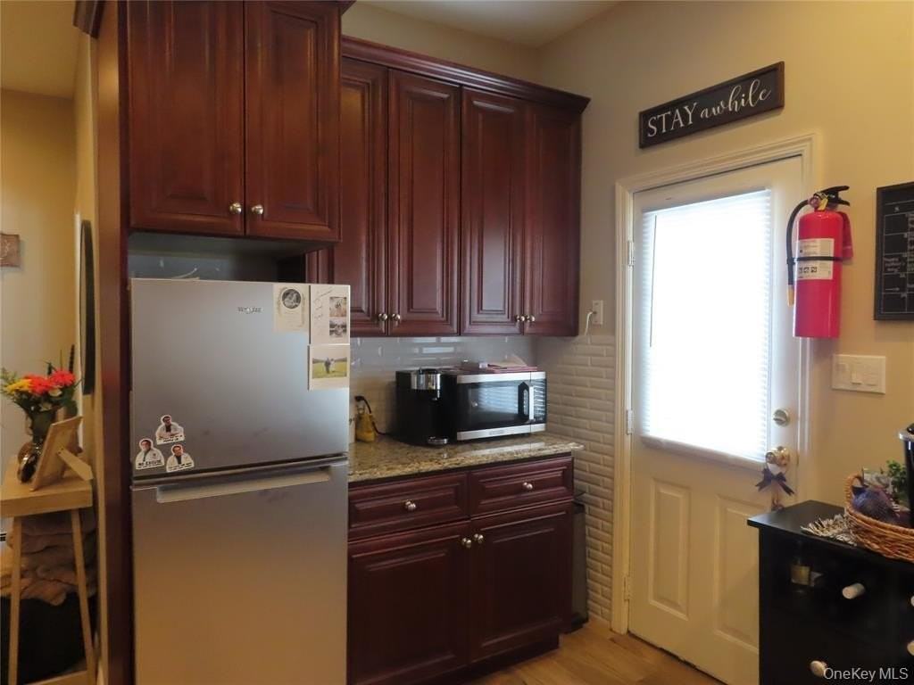 33 Deer Park Ave #2C - Photo 3 of 7