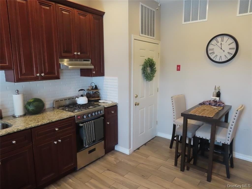33 Deer Park Ave #2C - Photo 4 of 7