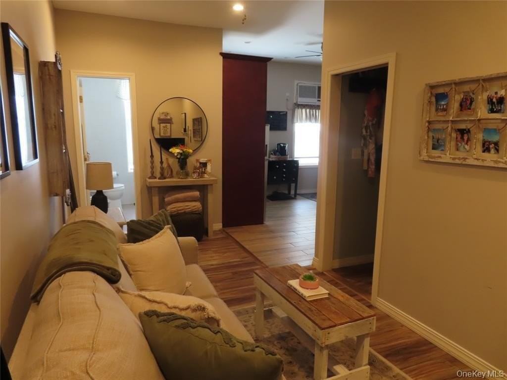 33 Deer Park Ave #2C - Photo 5 of 7