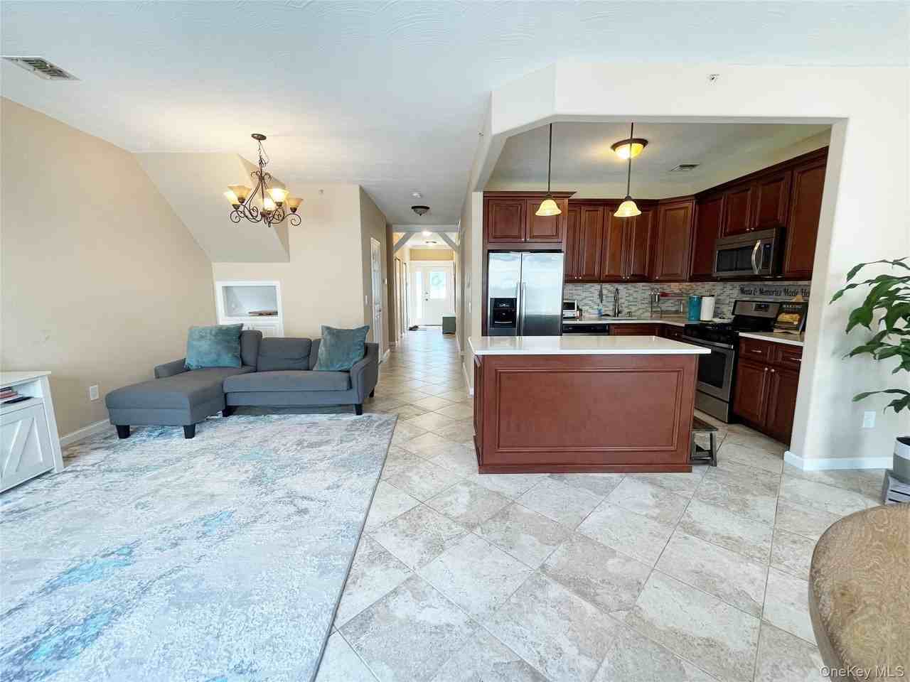 245 Beach Breeze Ln - Photo 4 of 25