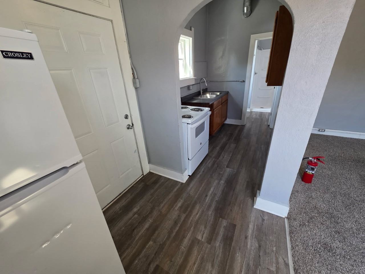 171 E Washington St #1 - Photo 3 of 6