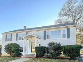 featured image of 25 Westmoor Rd