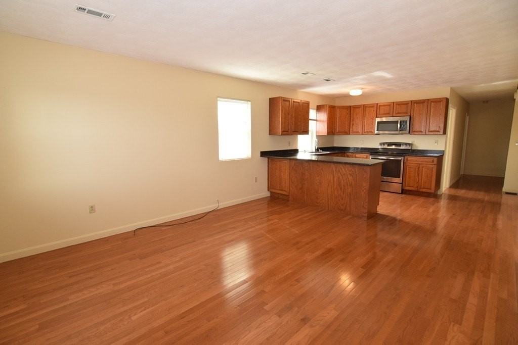 877 Washington St #D - Photo 2 of 6