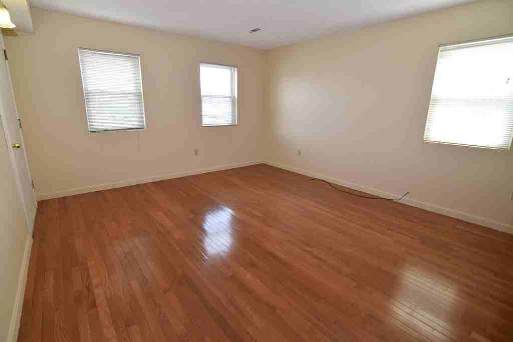 877 Washington St #D - Photo 4 of 6