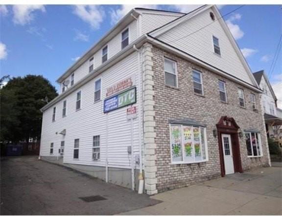 877 Washington St #D - Photo 6 of 6