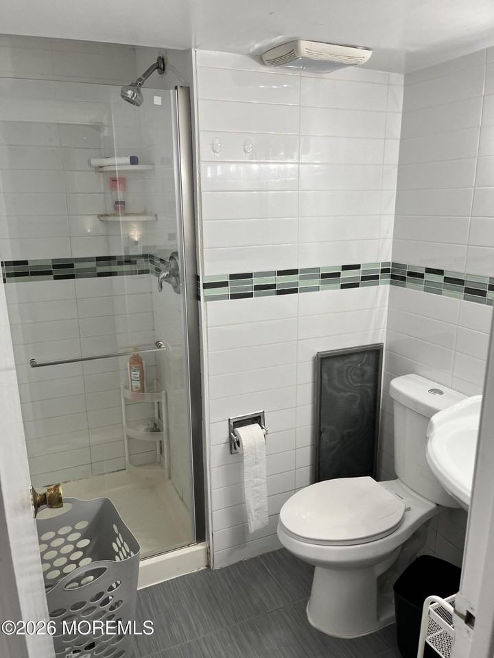 295 Oakley Ave - Photo 5 of 15
