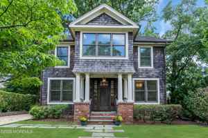 featured image of 95 E River Rd