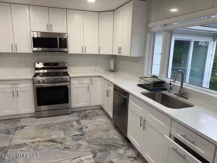 224 Howard Ave - Photo 6 of 24