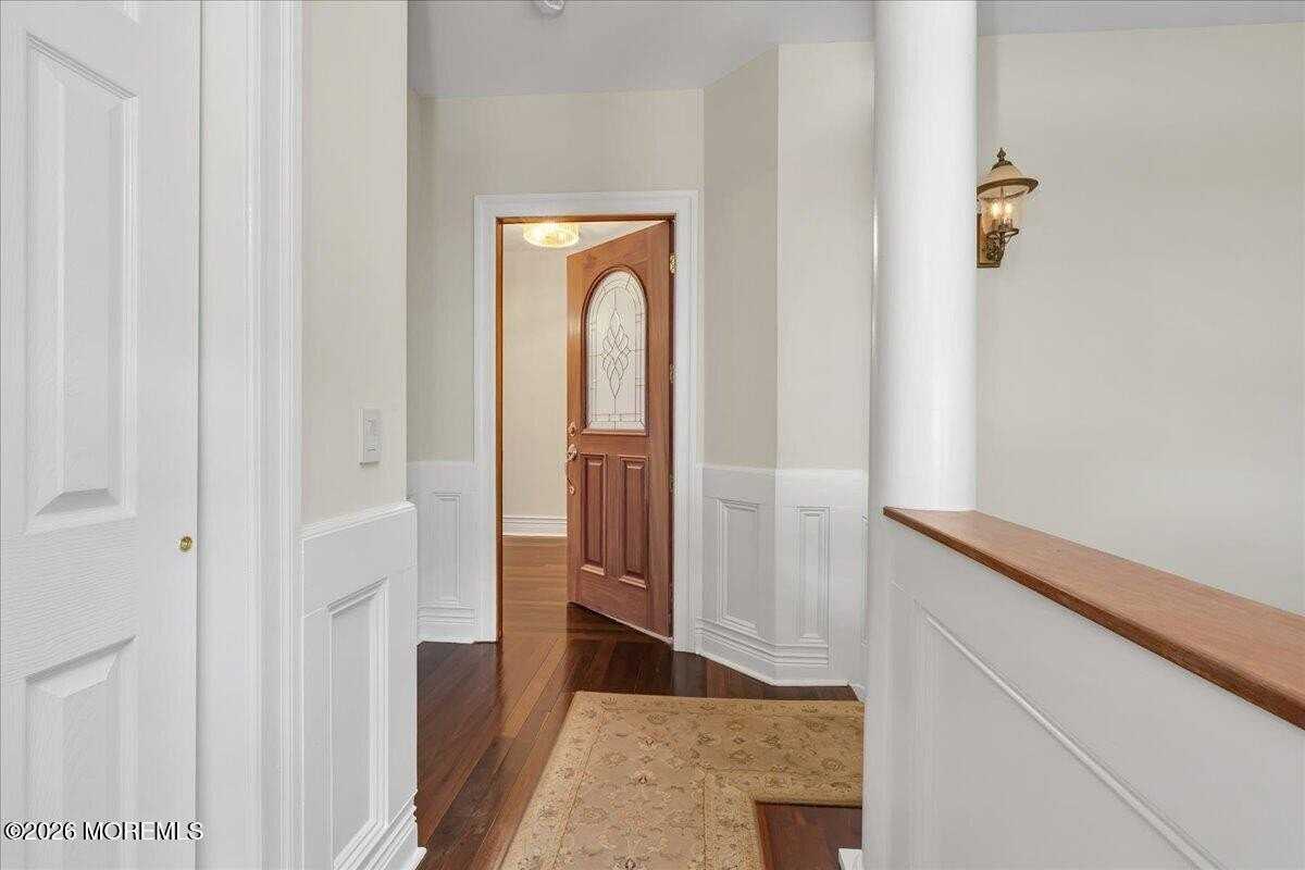 410 1st Ave - Photo 4 of 50