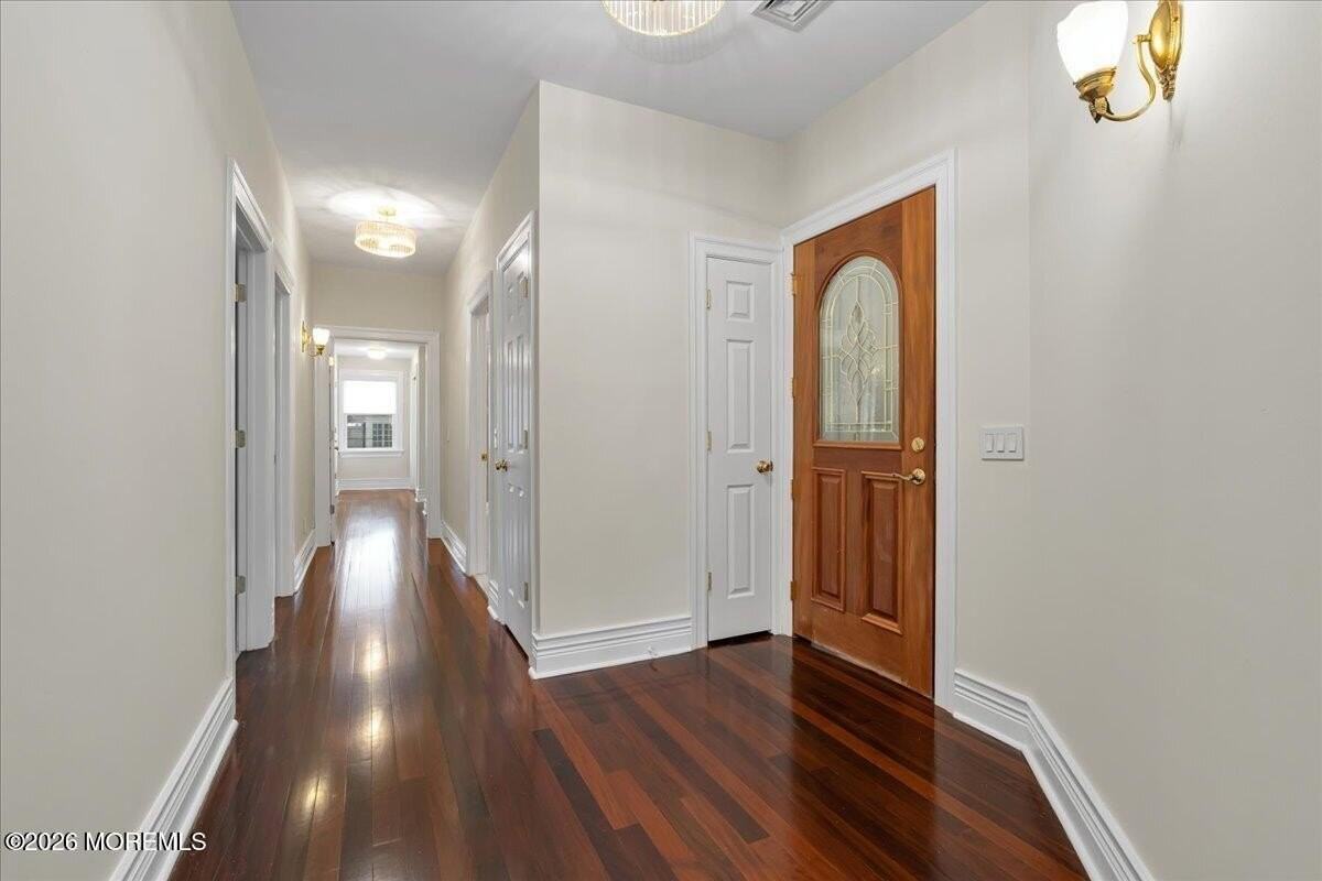 410 1st Ave - Photo 5 of 50