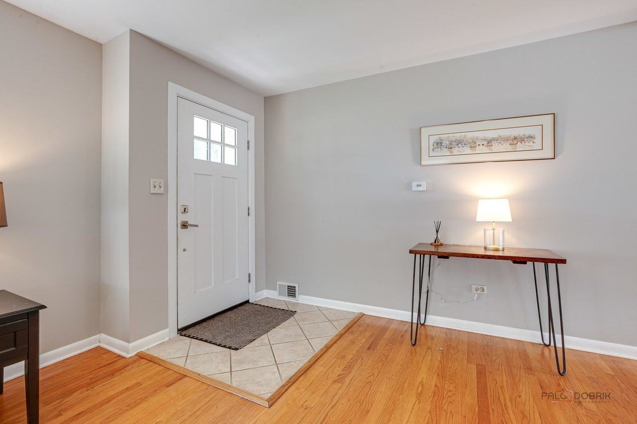 519 Dawes St - Photo 4 of 30