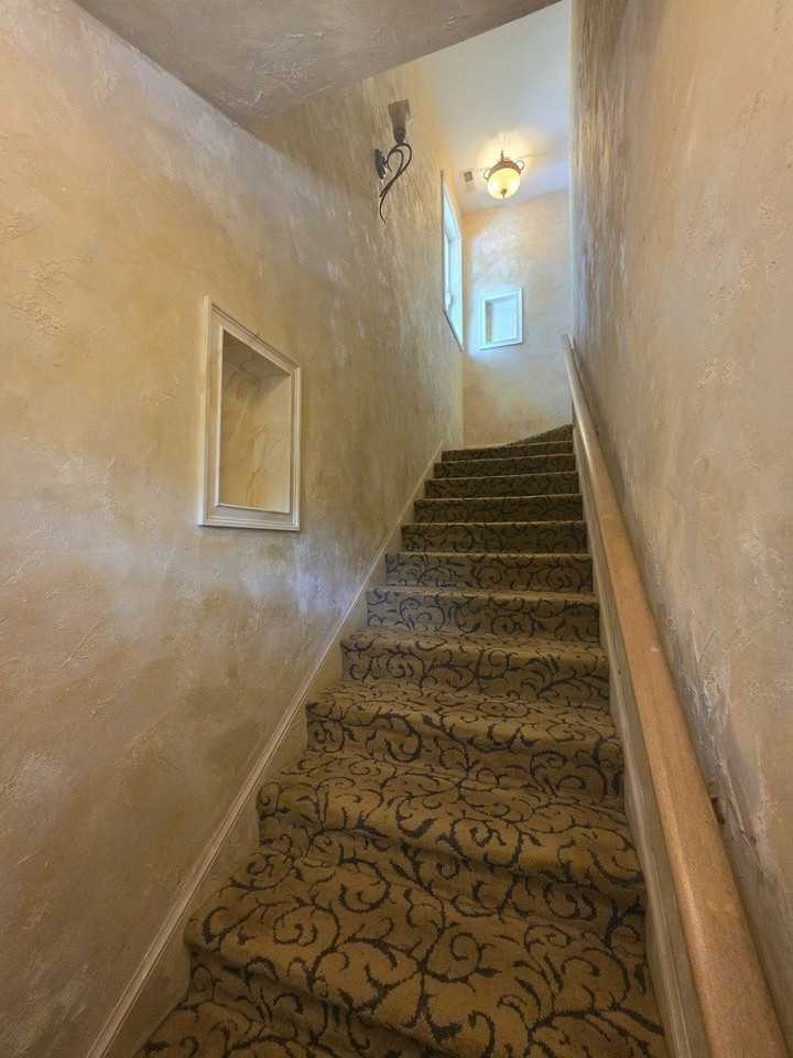 204 N Waukegan Rd - Photo 3 of 17