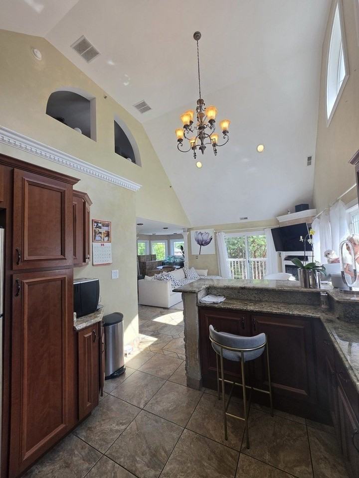 204 N Waukegan Rd - Photo 7 of 17