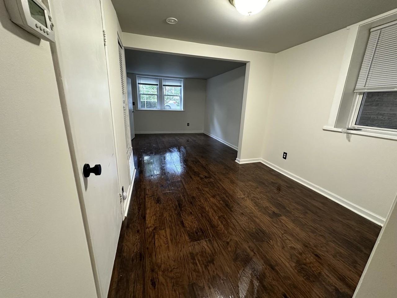 1831 W Melrose St - Photo 3 of 8