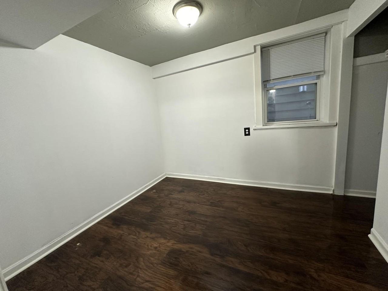 1831 W Melrose St - Photo 7 of 8