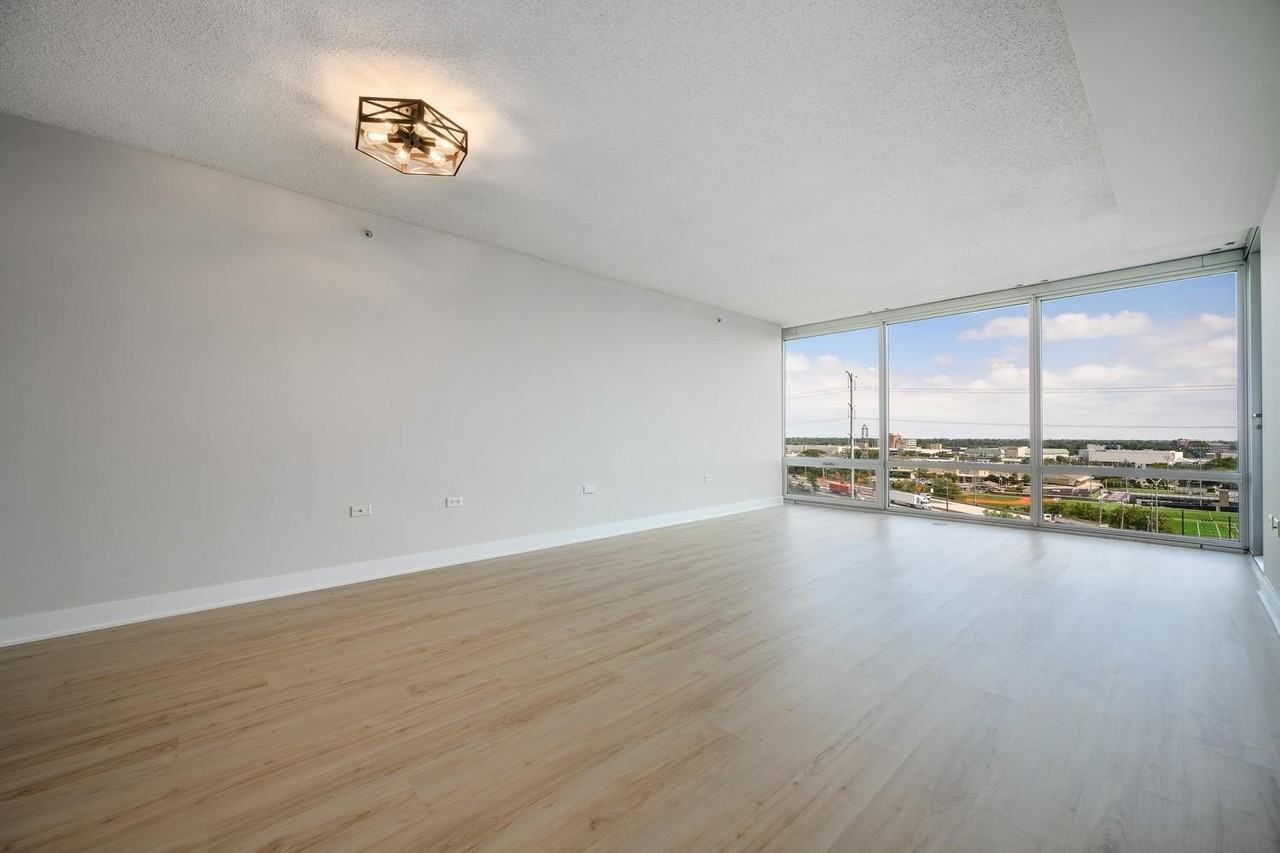 9715 Woods Dr #1209 - Photo 6 of 25