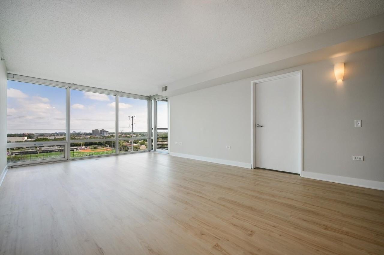 9715 Woods Dr #1209 - Photo 7 of 25
