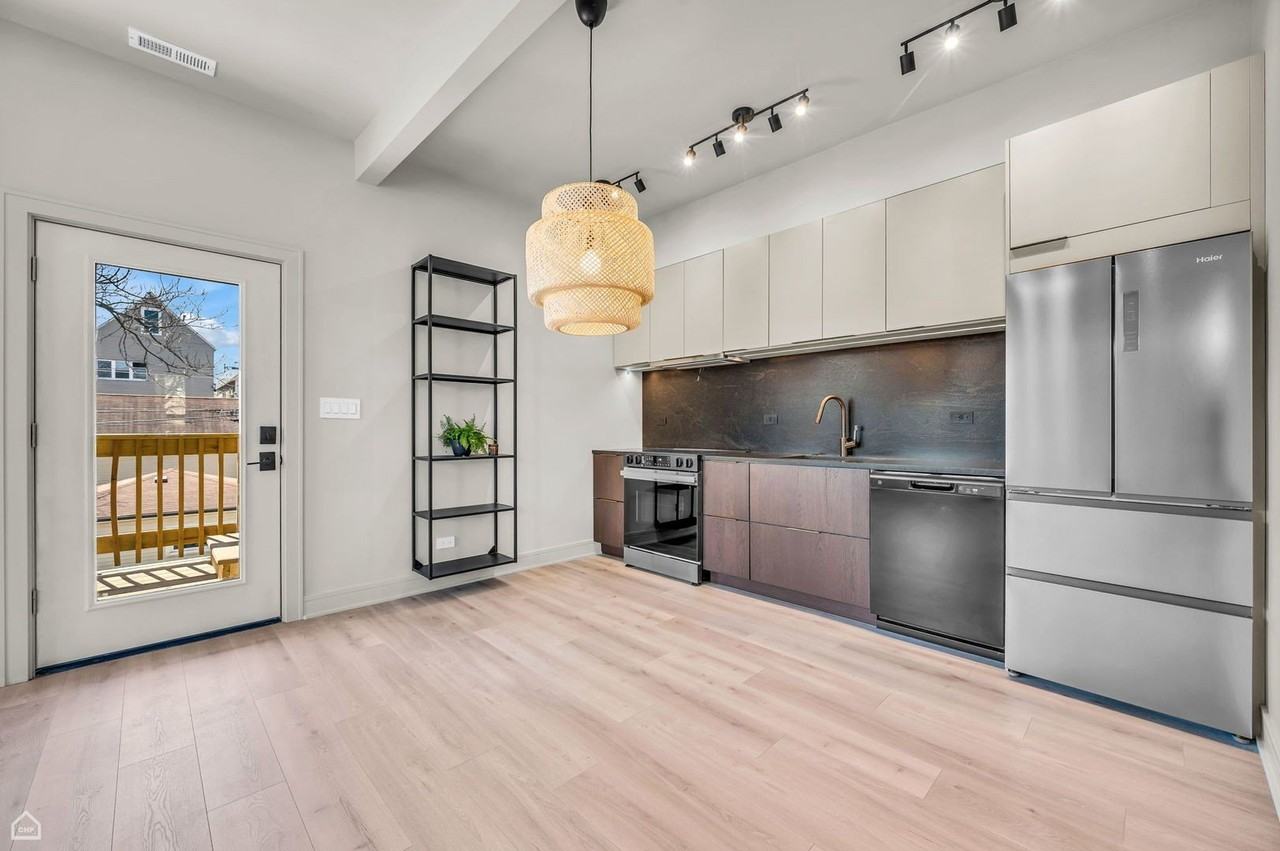 3701 W Dickens Ave #1 - Photo 5 of 19