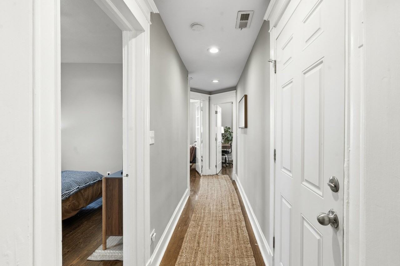 6239 S Ellis Ave #3 - Photo 7 of 25