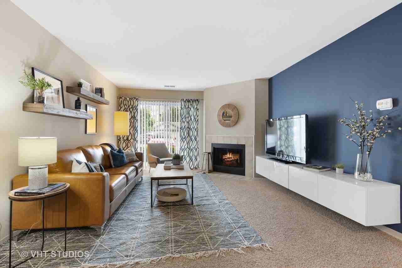 28 Sterling Cir #302 - Photo 7 of 40