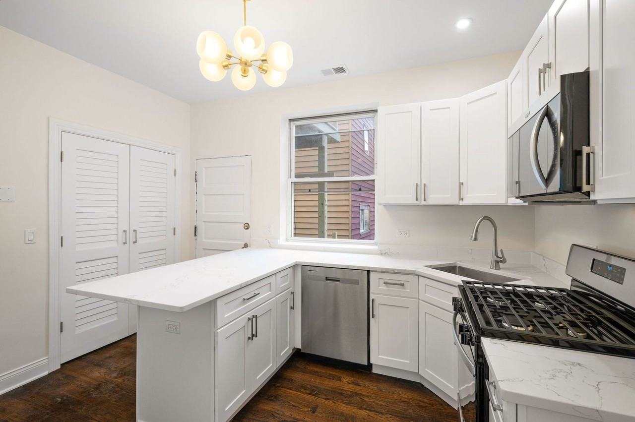 1338 W Hollywood Ave #3 - Photo 3 of 18