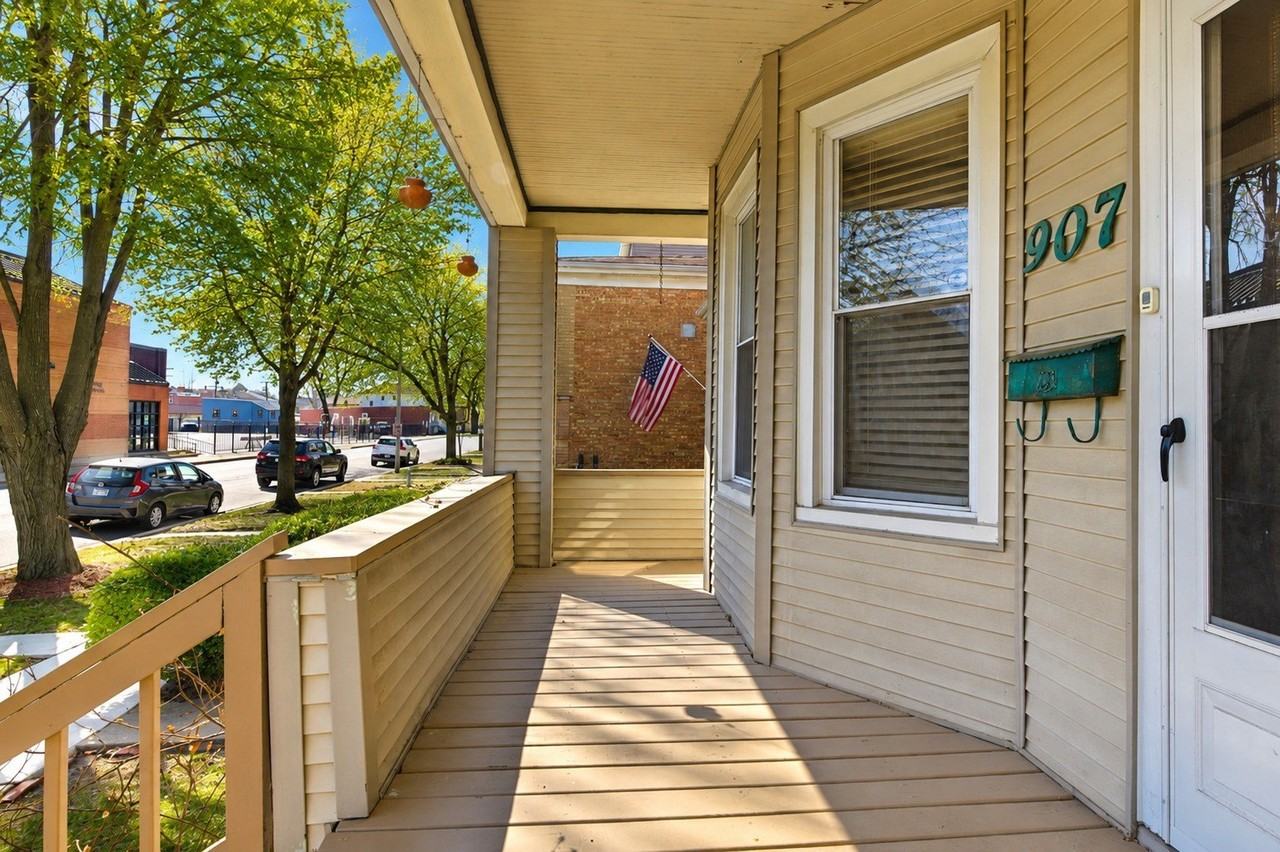907 Ferdinand Ave - Photo 3 of 35