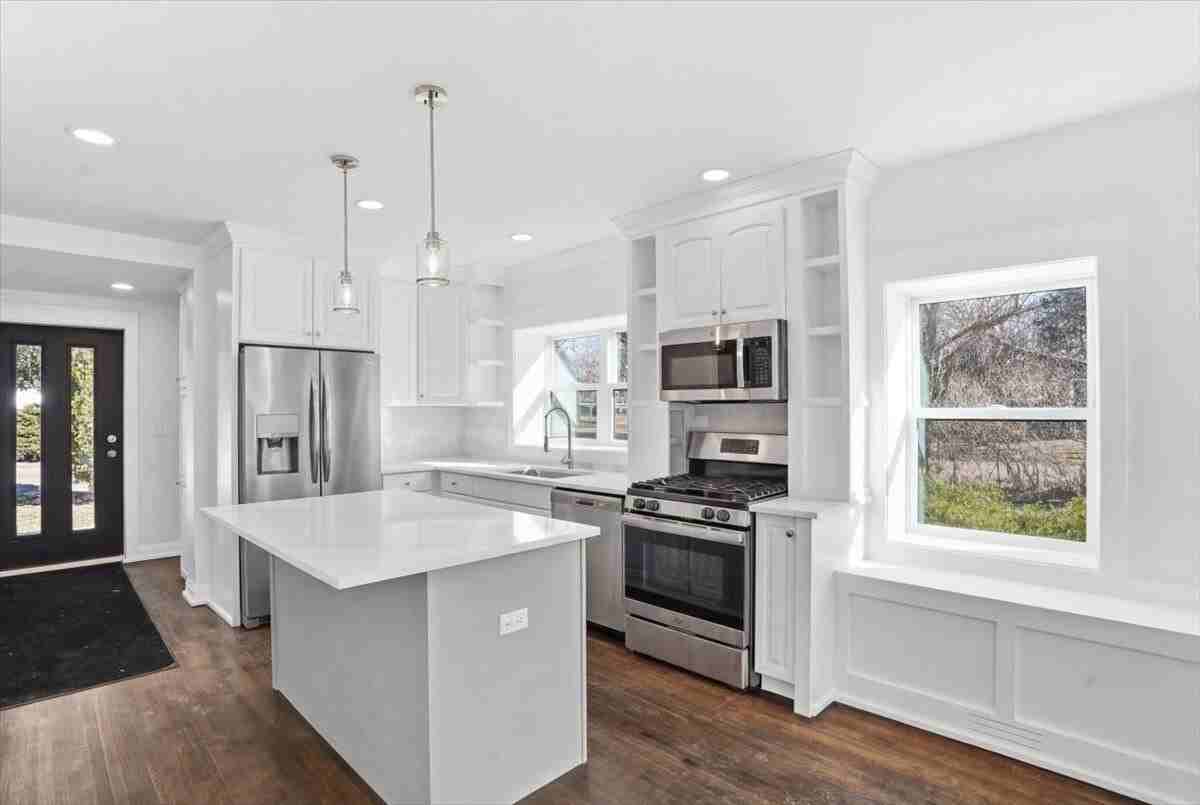 297 E Lakeview Ave #0 - Photo 7 of 50
