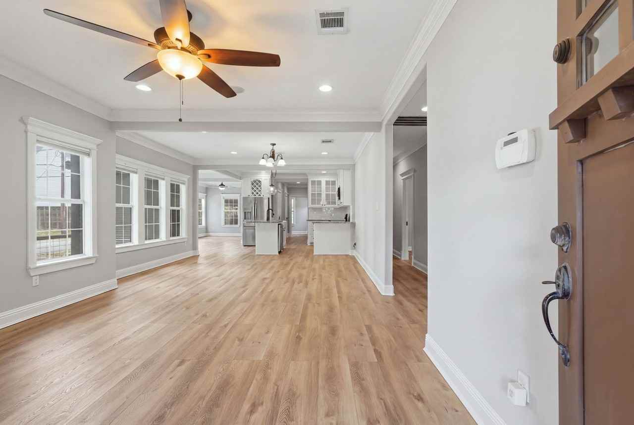 512 Enid St - Photo 3 of 39