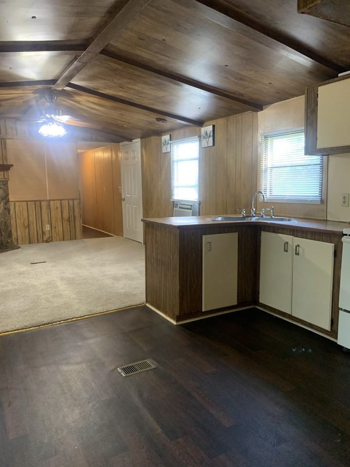 1711 Roscoe Howey Rd #1 - Photo 6 of 9