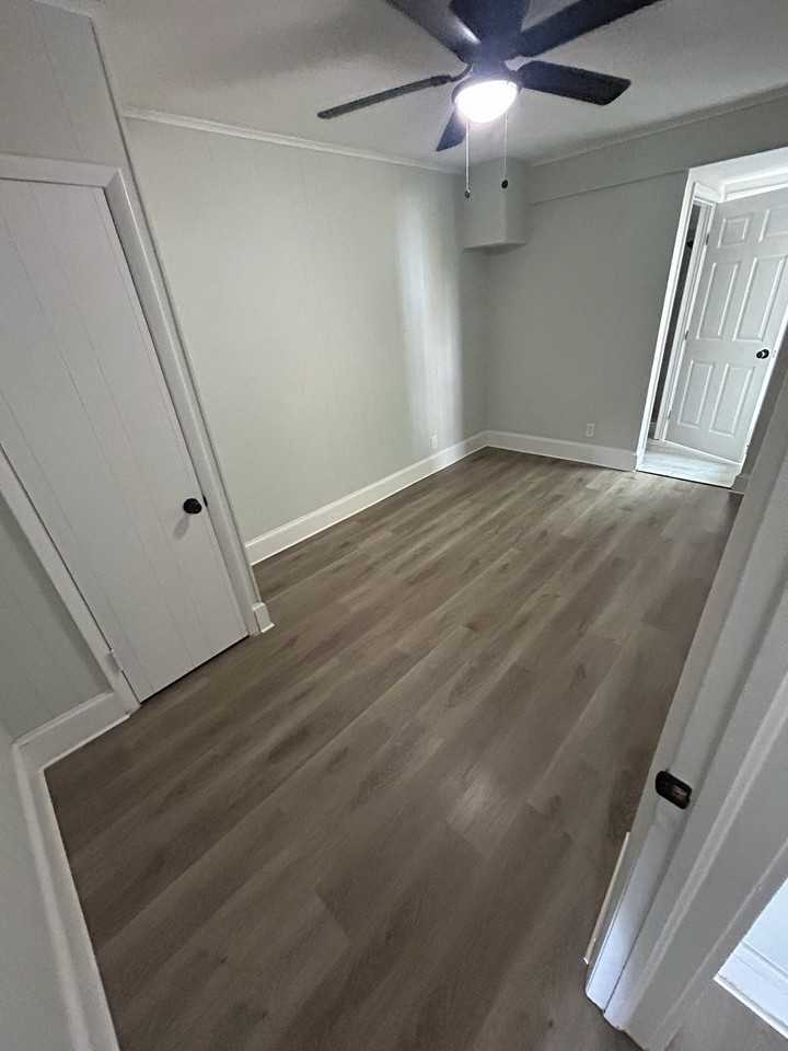 1335 W 9th St #1 - Photo 6 of 9