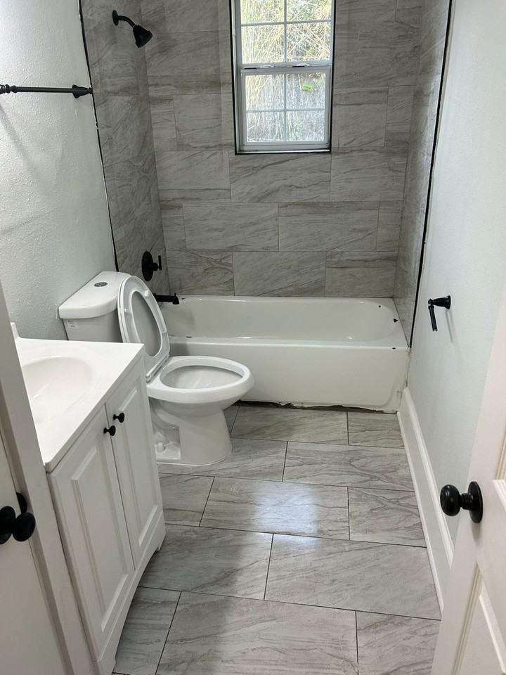 1335 W 9th St #1 - Photo 7 of 9