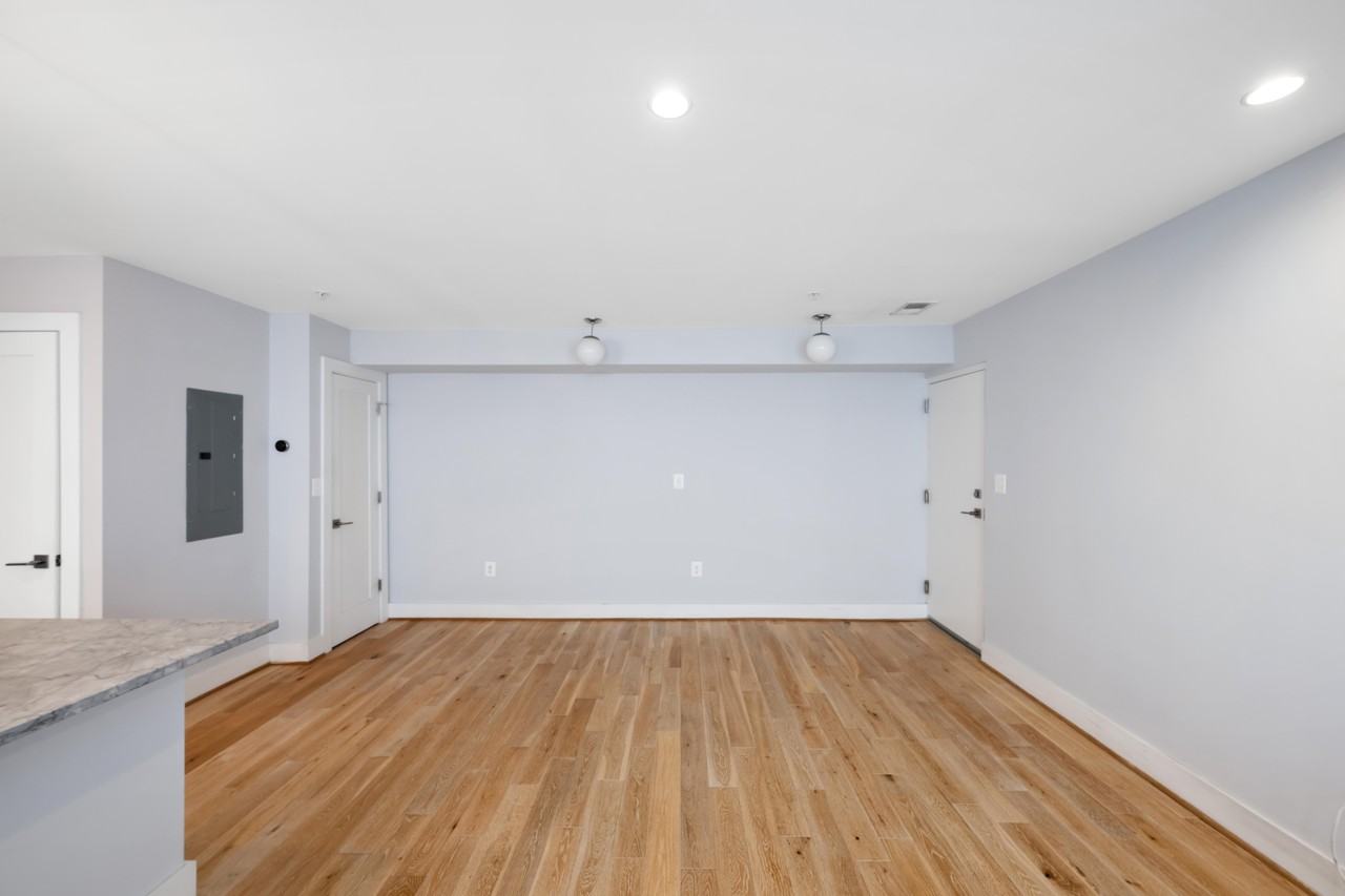 1516 K St Se #3B - Photo 3 of 12