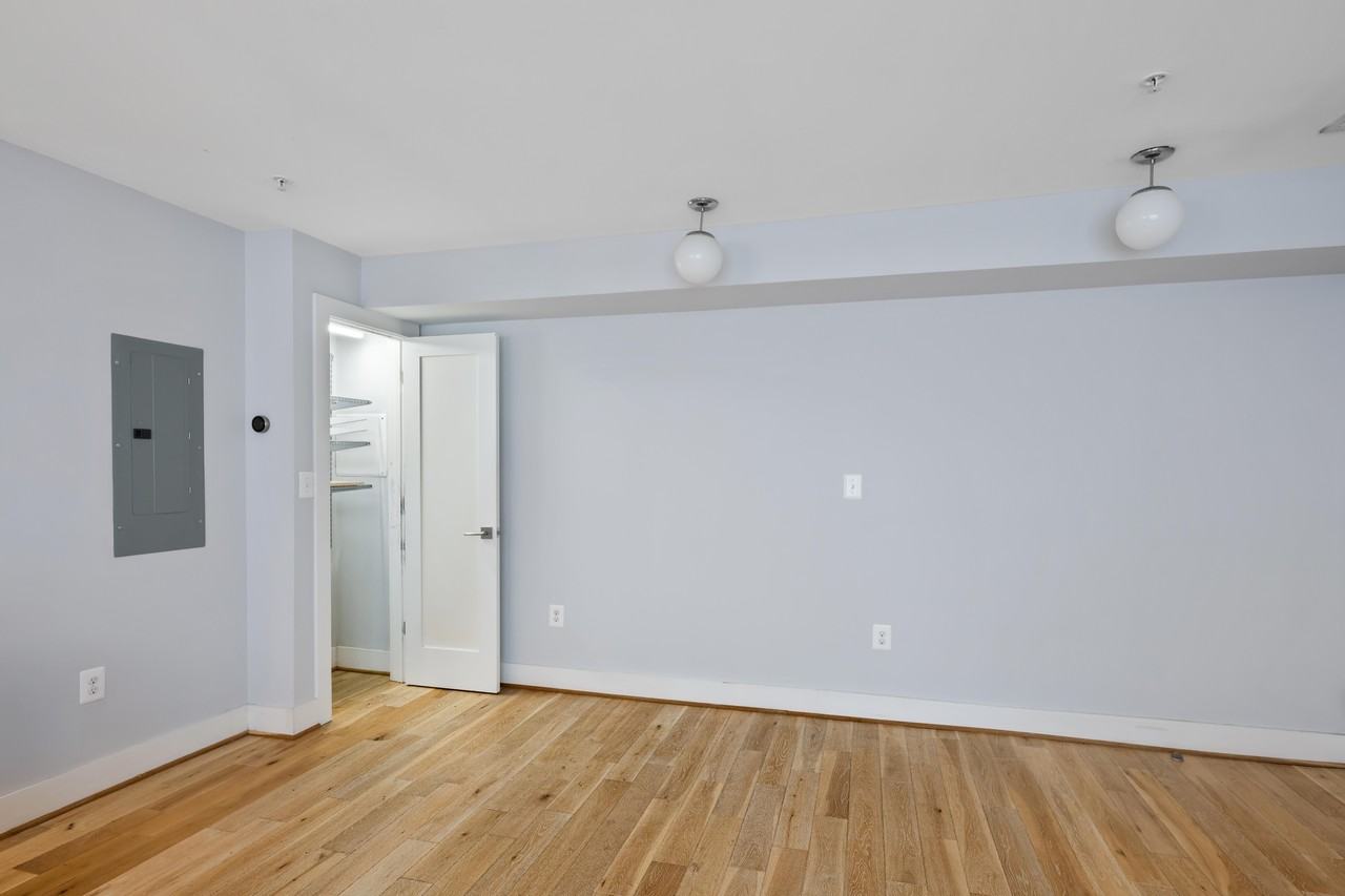 1516 K St Se #3B - Photo 4 of 12
